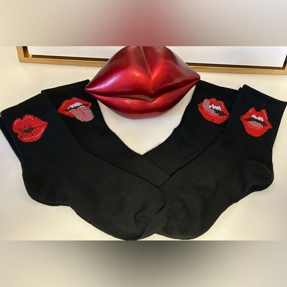 Red Lips women’s crew sock 4 pairs NWT - Picture 2 of 4